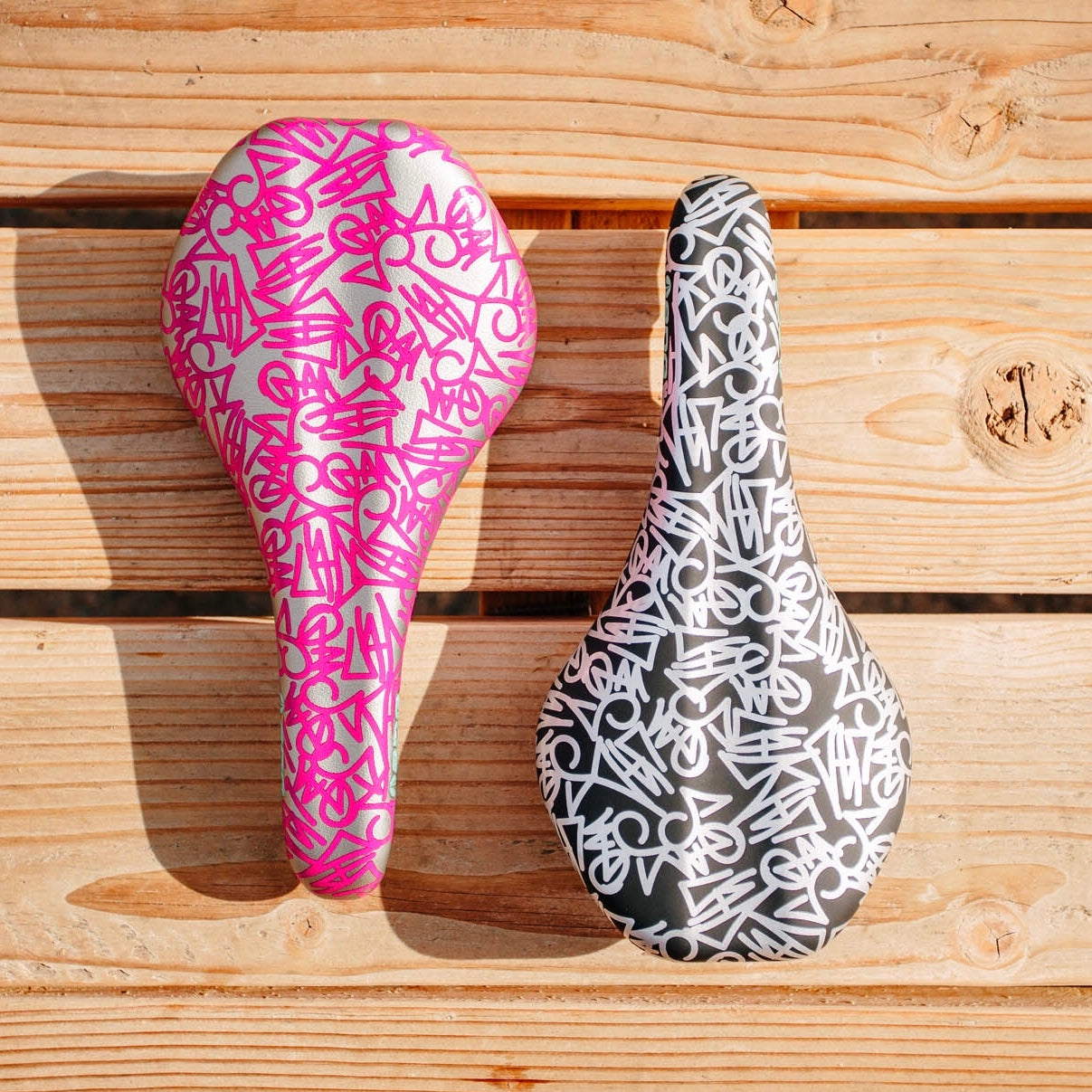 日本全国送料無料商品 特集 Handstyle Bikes Squid – Saddle パーツ